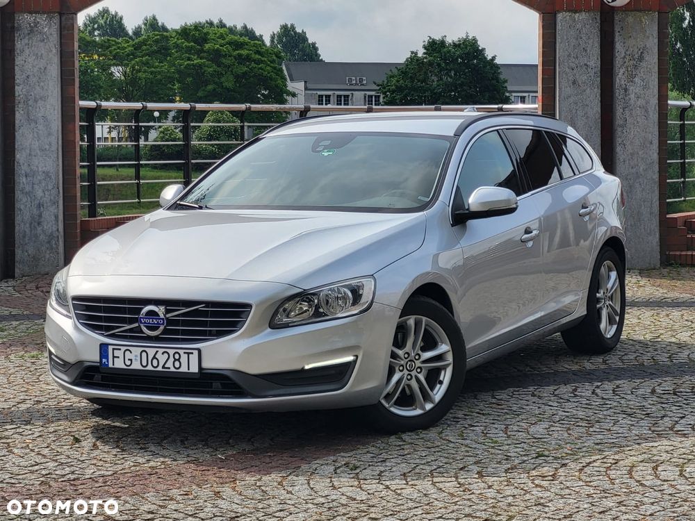 Volvo V60 D4 Geartronic Momentum - 12