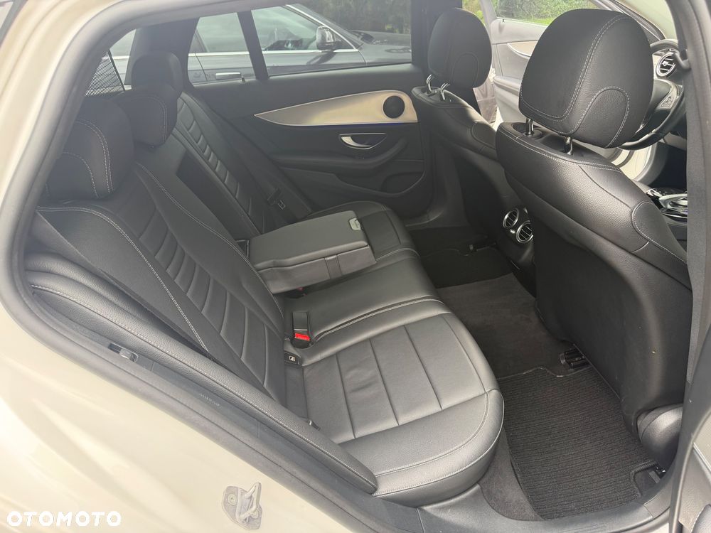 Mercedes-Benz Klasa E 220 d 9G-TRONIC - 34