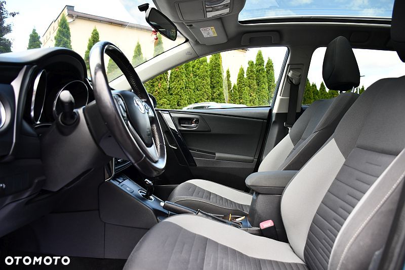 Toyota Auris 1.8 HSD Prestige - 10