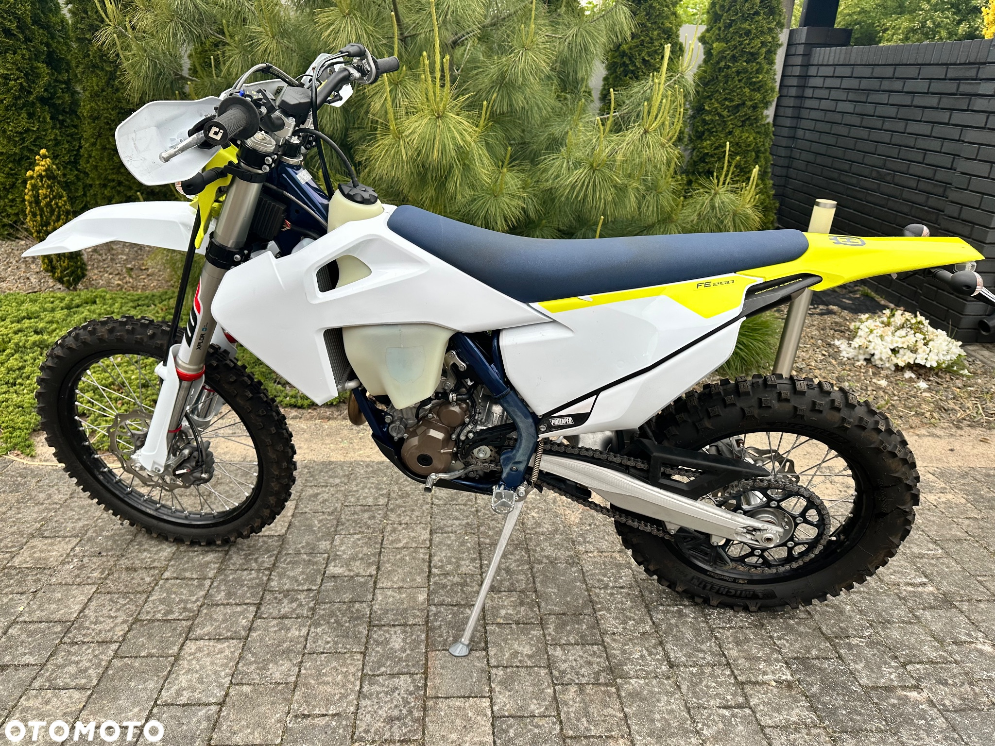 Husqvarna FE - 9