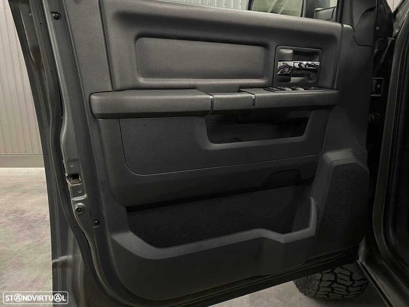 Dodge RAM 1500 5.7 V8 Hemi Sport OFFROAD - 38