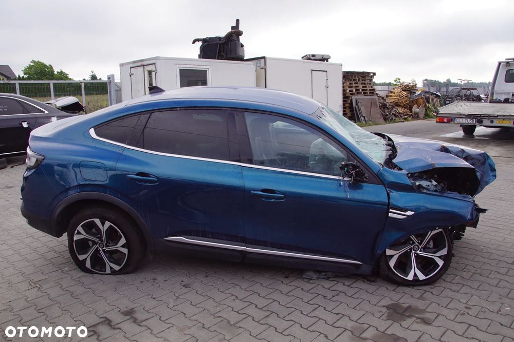 Auto na części - Renault Arkana Lift 1.3 TCE 140 KM H5H490 DW5007 TERRF 2024R Silnik Skrzynia Drzwi Błotnik Zderzak Klapa Lampa Lusterko Klamka Szyba Deska Kokpit Sterownik Moduł Czujnik Licznik Wyświetlacz Panel Kierownica - 7