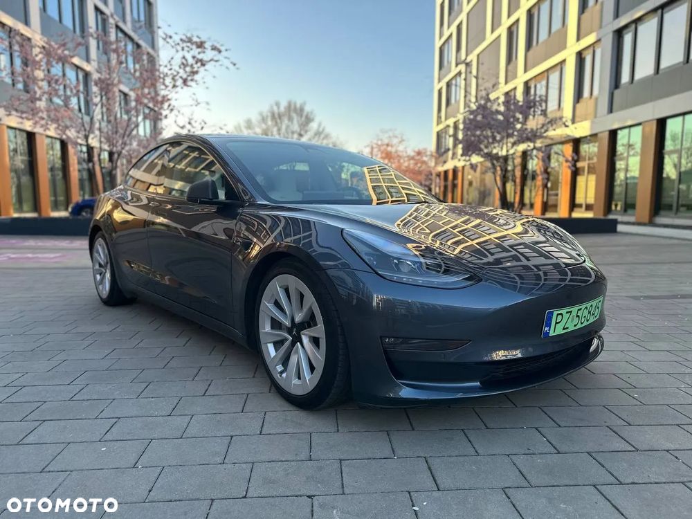Tesla Model 3 Langstreckenbatterie Allradantrieb Dual Motor - 12