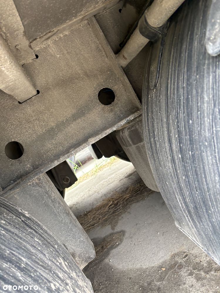 Schwarzmuller RUFA Naczepa niskopodwozie / Najazdy / Platforma / Mocowanie do kontenerów / OCYNK / 2017r / Podnoszona oś - 13