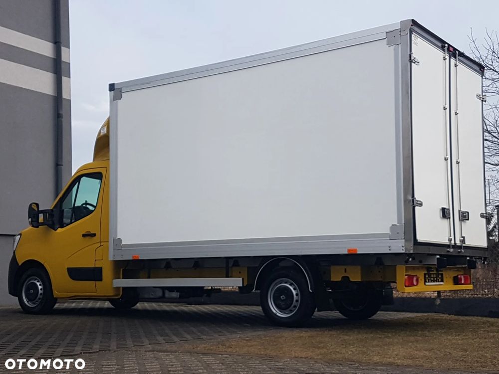 Renault MASTER KONTENER 8EP 4,22x2,23x2,23 KLIMA KRAJOWY MANUAL 6-BIEGÓW - 28