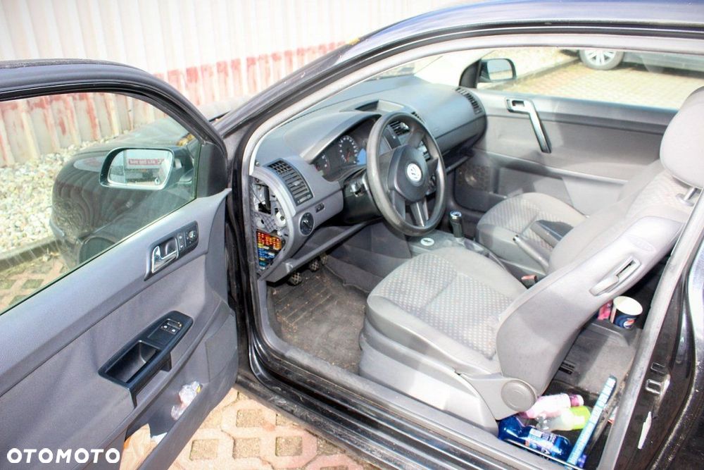 VW Polo 9N 2002 1.2i AZQ Hatchback 3-drzwi (MASKA, ZDERZAK, LAMPA, BŁOTNIK, DRZWI, SZYBA, FOTEL) - 6