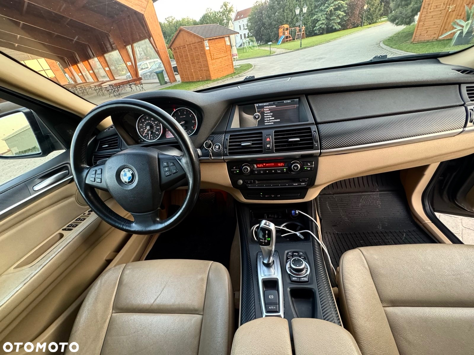 BMW X5 4.8i xDrive - 24