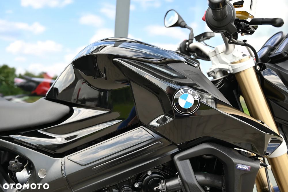 BMW F - 12