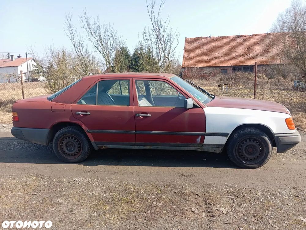 Mercedes-Benz W124