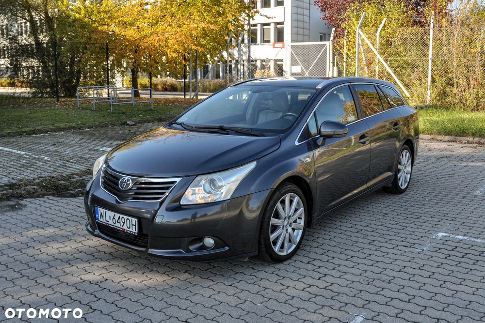 Toyota Avensis 2.2 D-CAT Premium - 1