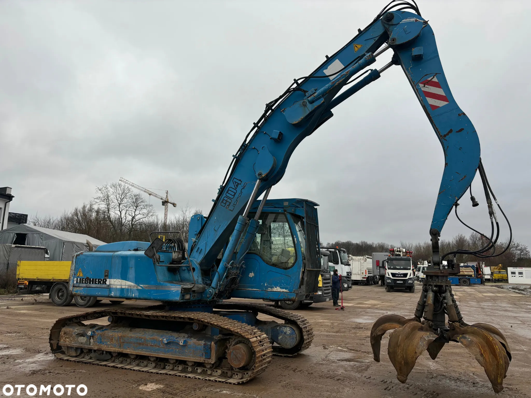 Liebherr R904C / Do złomu / Przeładunkowa / Chwytak /Podnoszona Kabina / - 7