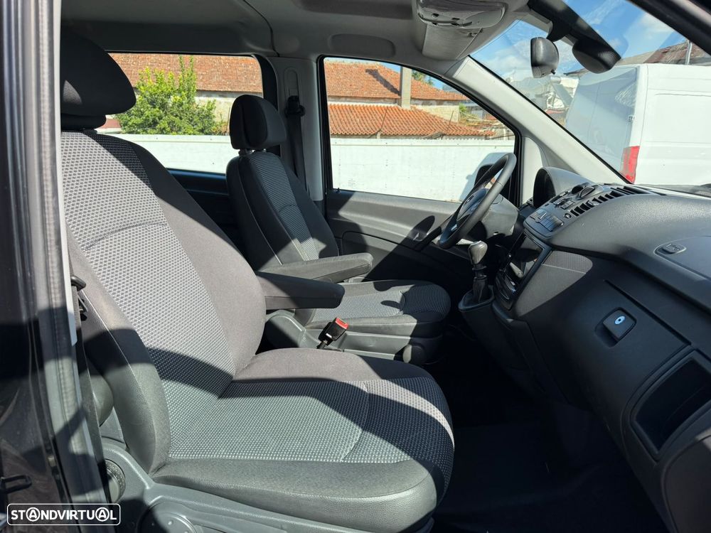 Mercedes-Benz Vito 5 LUGARES - 8
