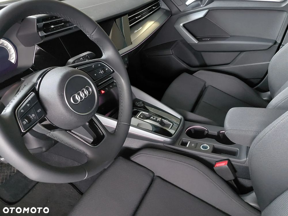 Audi A3 Sportback - 12