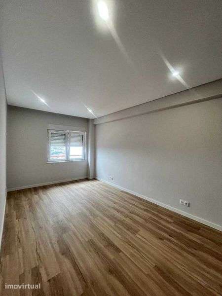 Vende-se Apartamento T3 em Alverca do Ribatejo Totalmente Remodelado - Grande imagem: 5/12