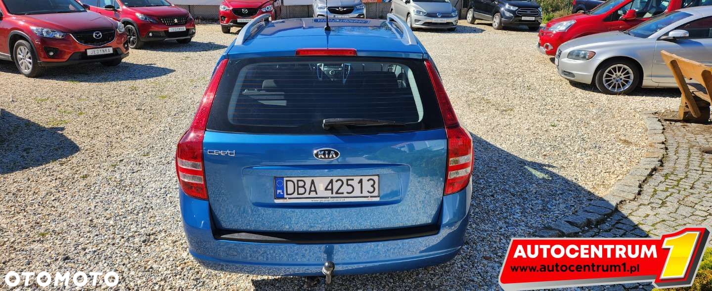 Kia Ceed - 4