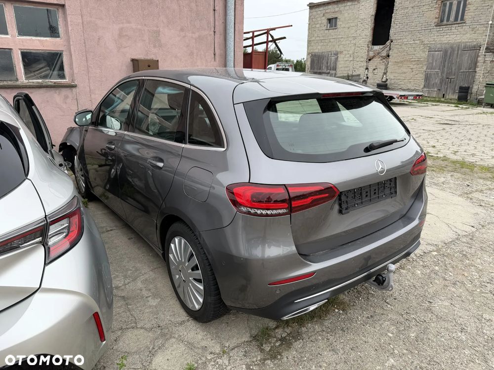 Mercedes-Benz Klasa B 220 4Matic 7G-DCT AMG Line - 5