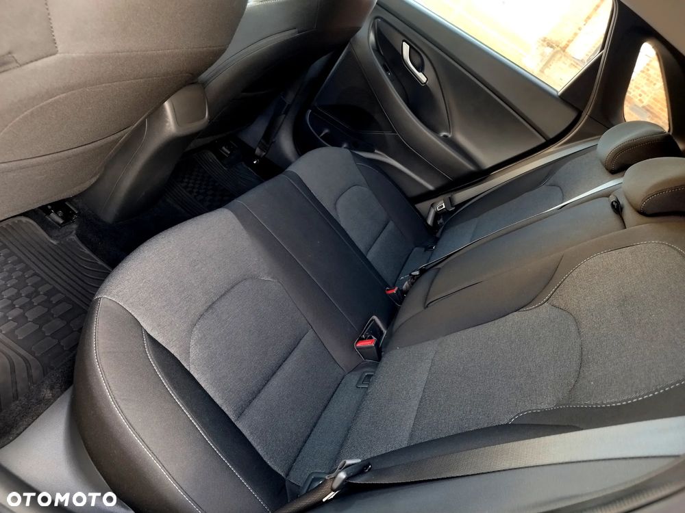 Hyundai i30 1.6 D Comfort DCT - 13