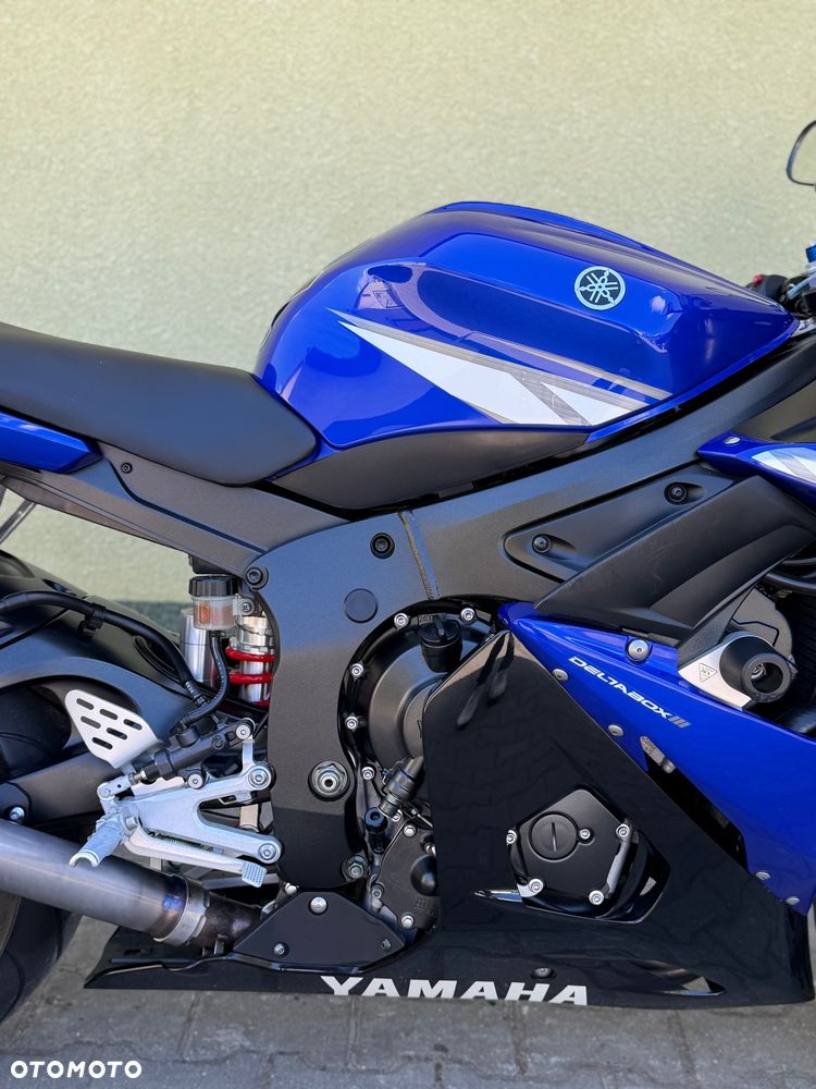 Yamaha R6 - 8