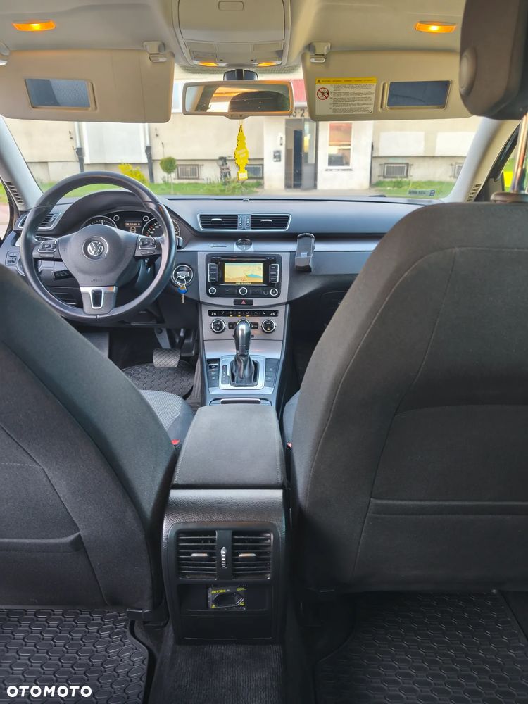 Volkswagen Passat 2.0 TDI Comfortline DSG - 12