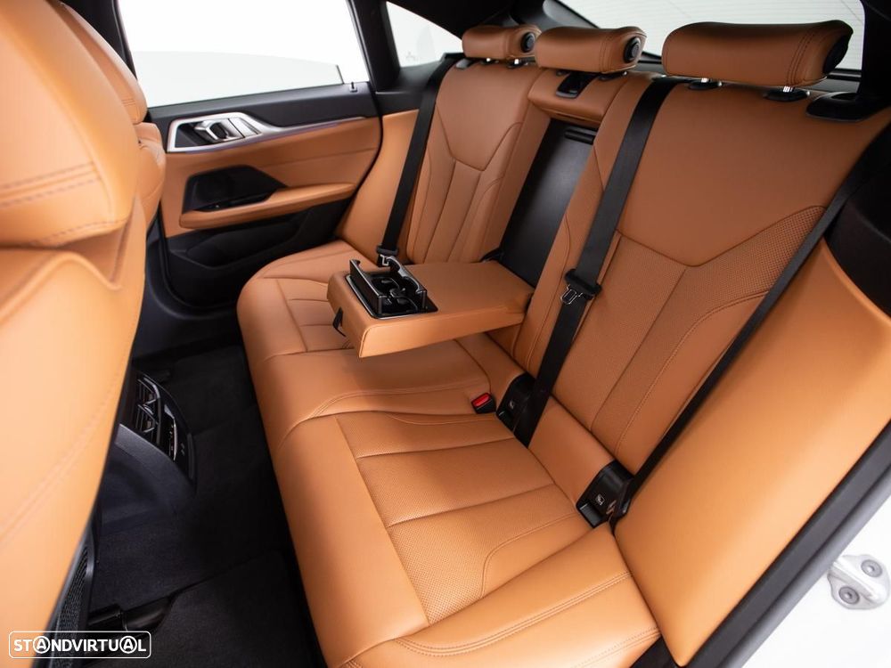 BMW i4 eDrive40 Pack Desportivo M - 11