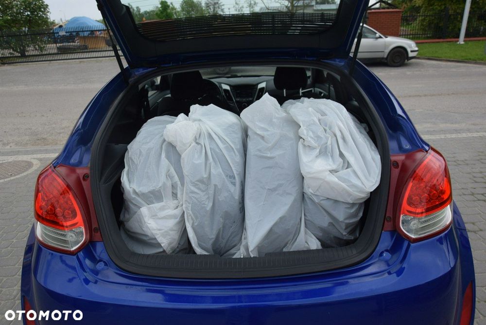 Hyundai Veloster 1.6 Style - 18