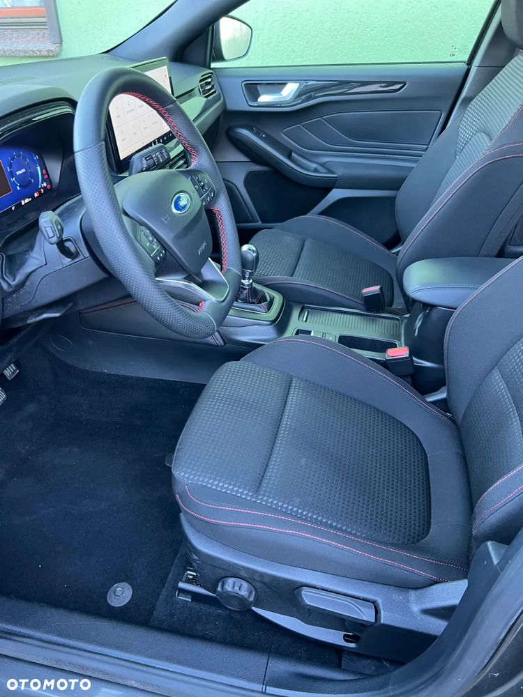 Ford Focus 1.0 EcoBoost Hybrid ST-LINE - 14