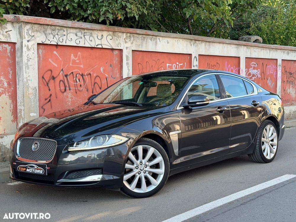 Jaguar XF 2.2D Premium Luxury - 4
