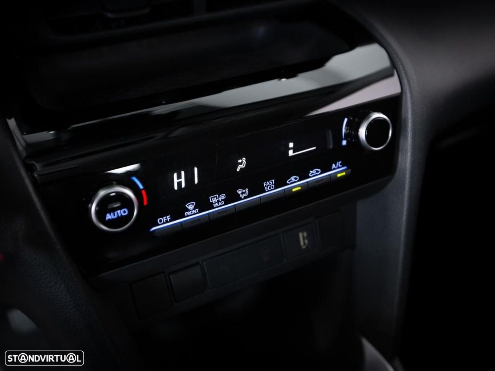 Toyota Yaris Cross 1.5 HDF Comfort Plus - 17