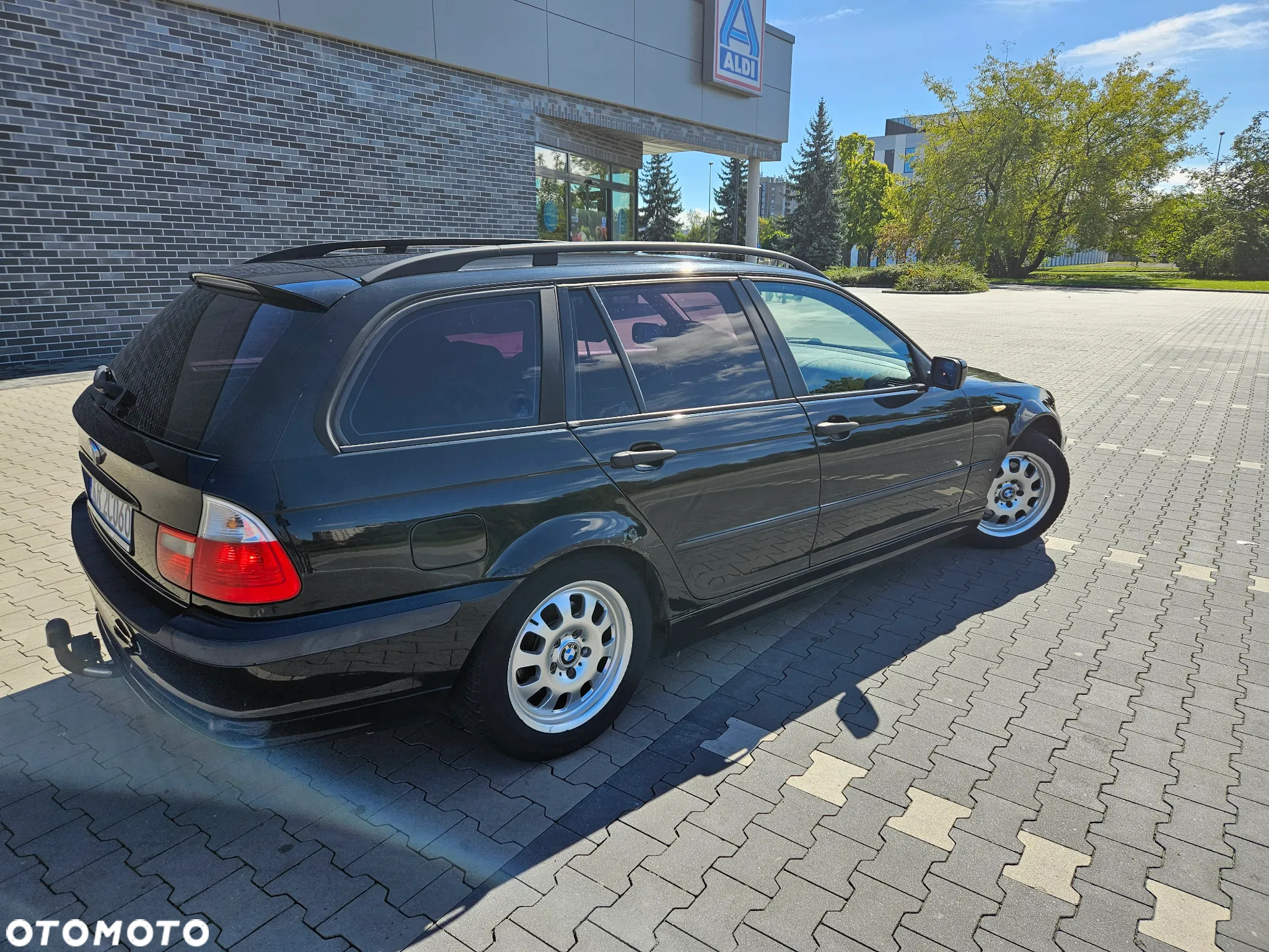 BMW Seria 3 318i Touring - 15