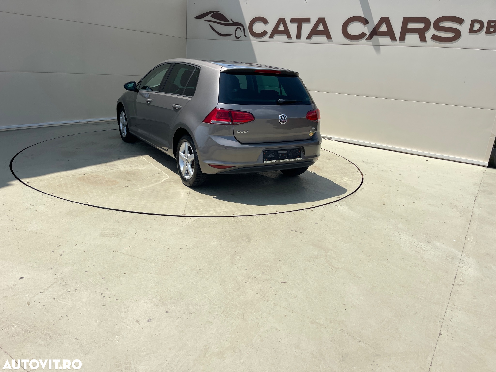 Volkswagen Golf 1.2 TSI BlueMotion Technology Comfortline - 12
