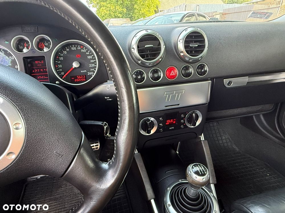 Audi TT Coupé 1.8T Quattro - 18