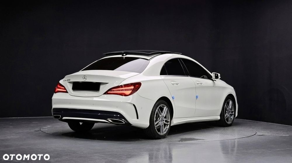 Mercedes-Benz CLA - 4