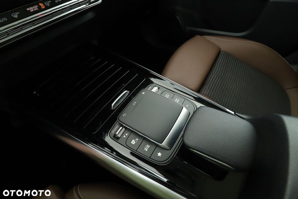 Mercedes-Benz GLA - 18