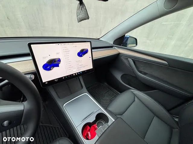 Tesla Y Long Range Dual Motor AWD - 8