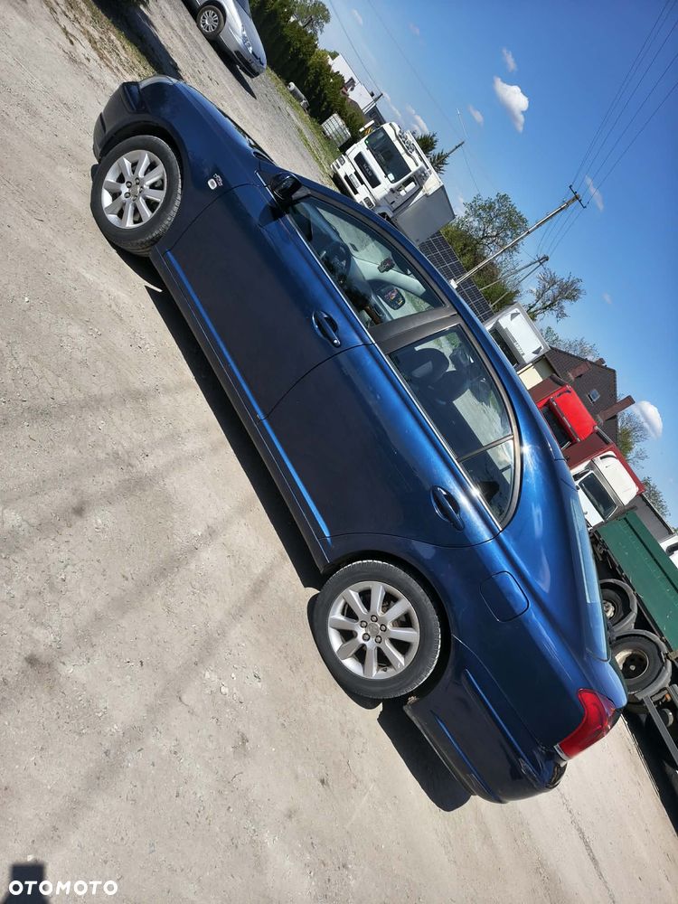 Toyota Avensis - 1