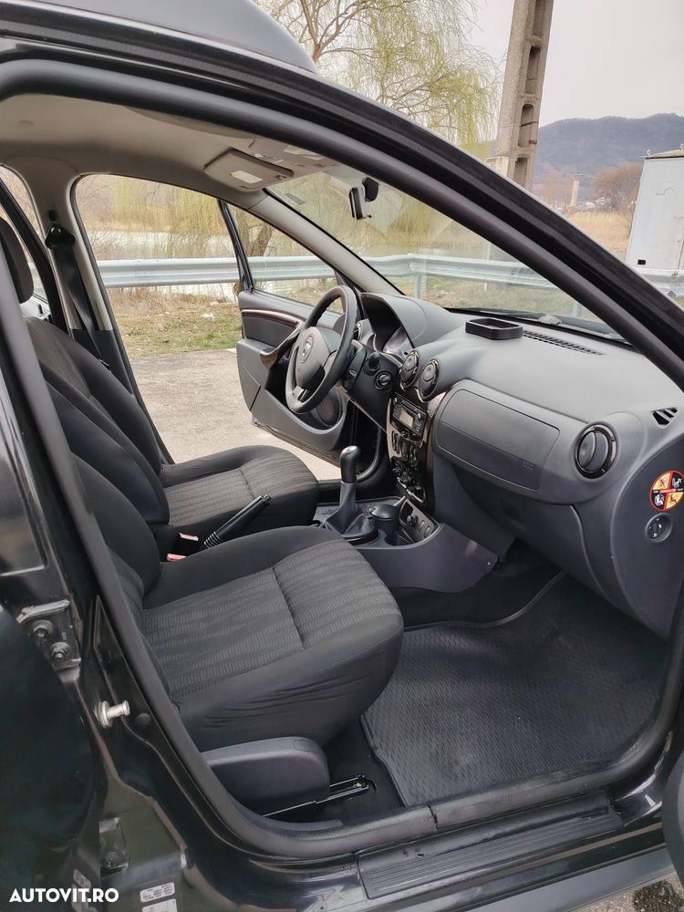 Dacia Duster 1.6 16V 105 4x2 Laureate - 11