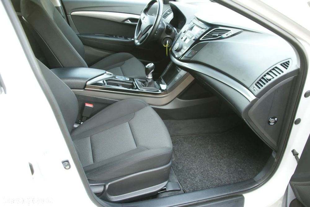 Hyundai i40 Kombi blue 1.6 Classic - 12