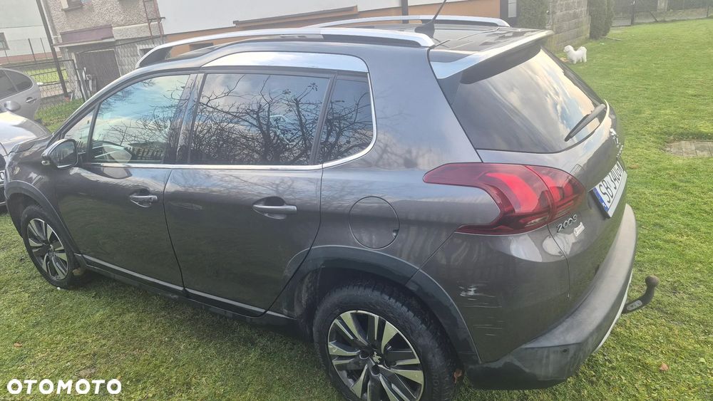 Peugeot 2008 1.2 Pure Tech GPF Signature S&S - 5