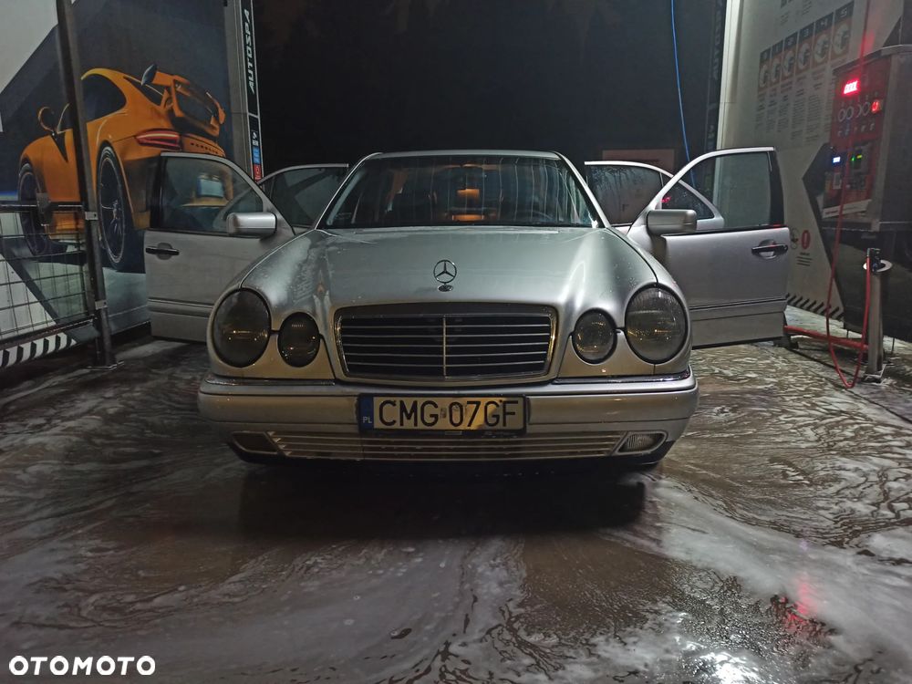 Mercedes-Benz Klasa E 220 CDI Avantgarde - 29