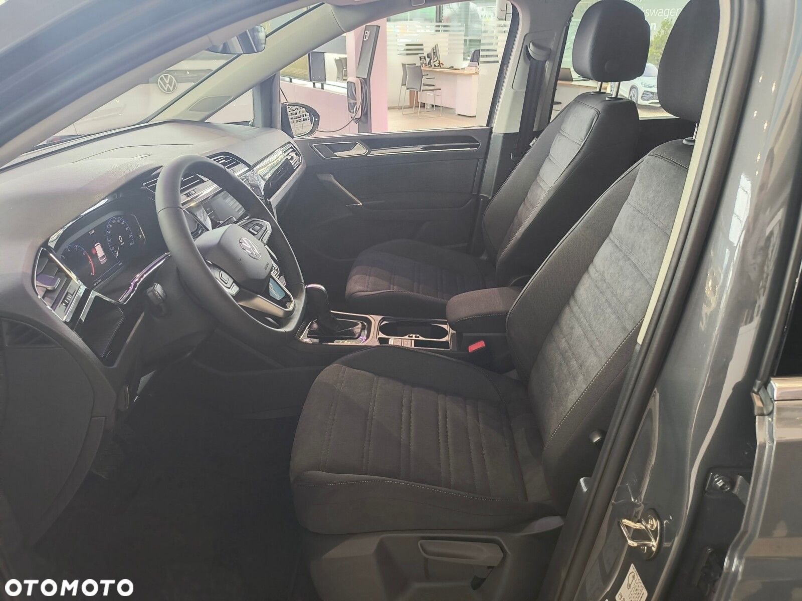 Volkswagen Touran 1.5 TSI EVO Highline DSG - 8