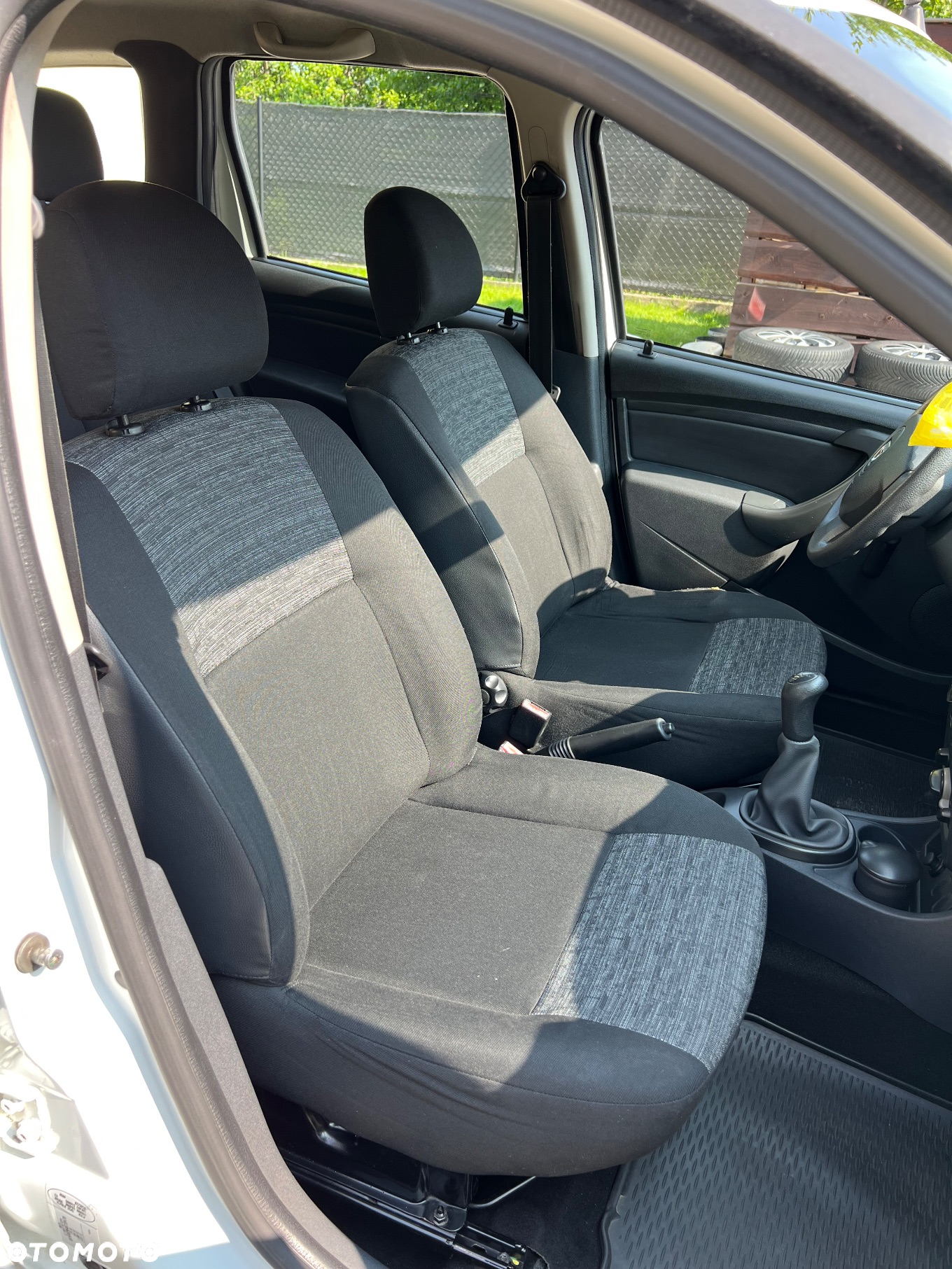 Dacia Duster 1.6 - 16
