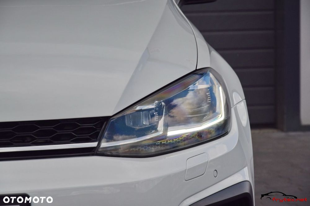 Volkswagen Golf - 36