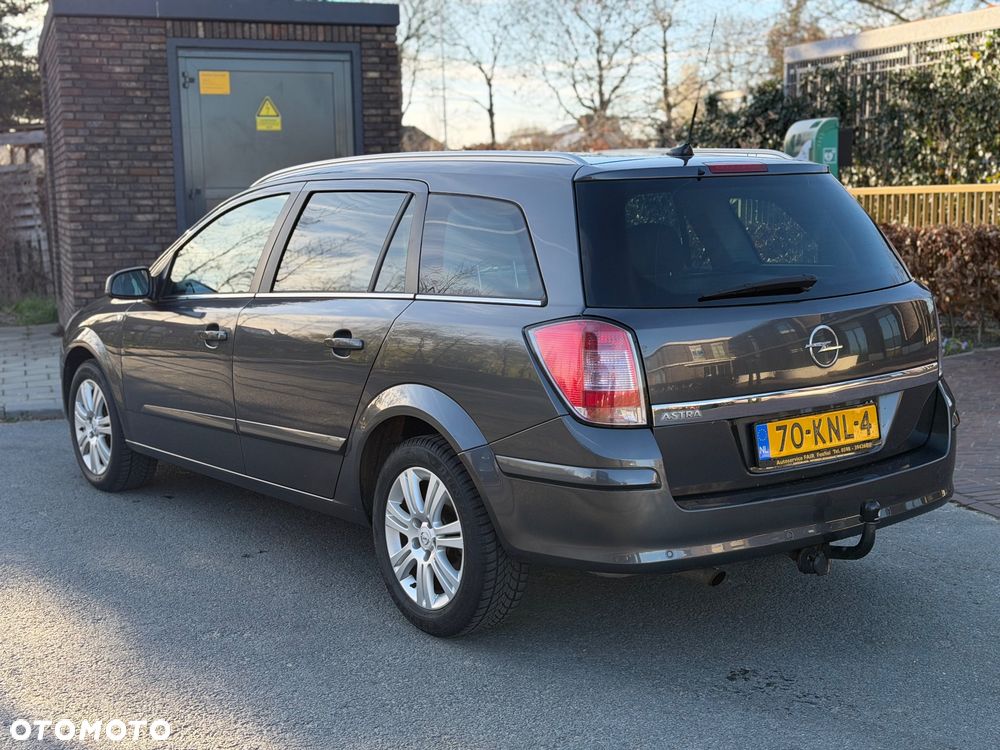 Opel Astra 1.6 Color Edition - 10