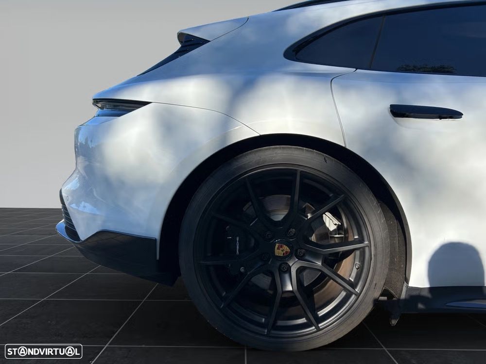 Porsche Taycan Sport Turismo GTS - 13