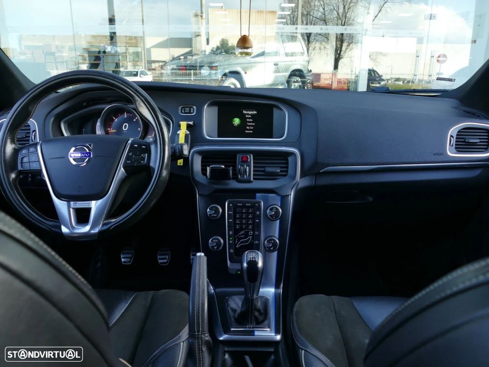 Volvo V40 2.0 D2 R-Design - 28