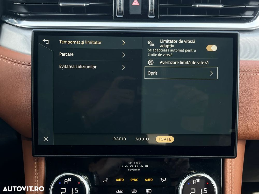 Jaguar F-Pace 25t AWD R-Sport - 32