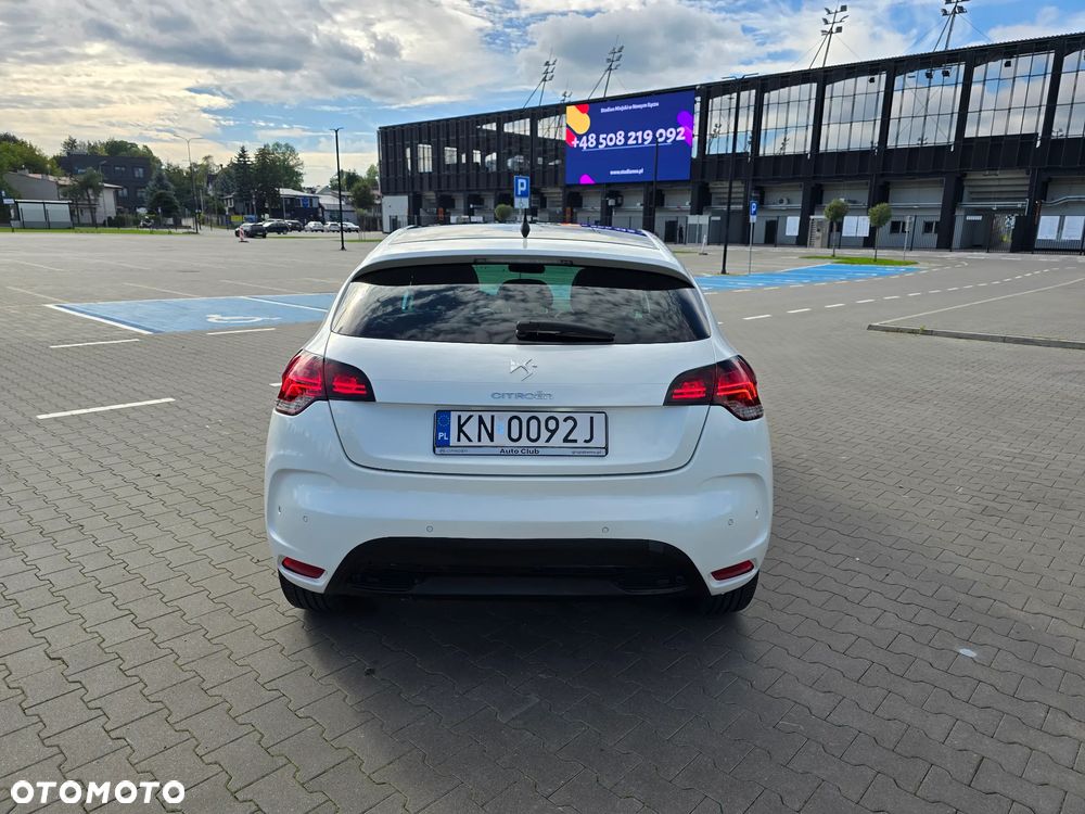 Citroën DS4 e-HDi 115 ETG6 Urban Show - 36