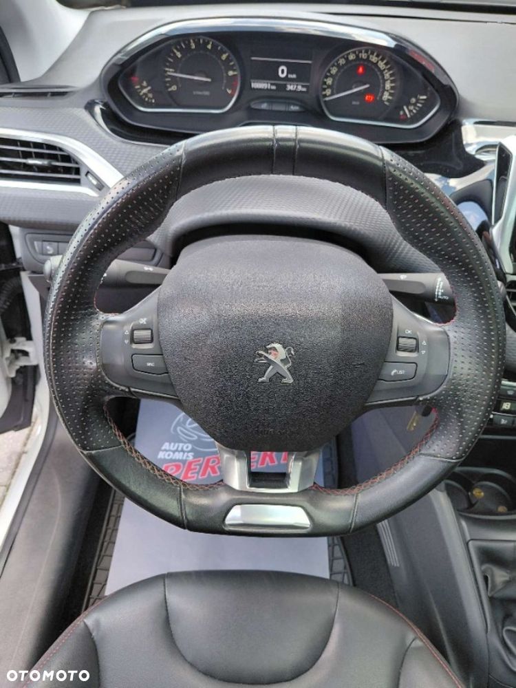 Peugeot 208 - 12