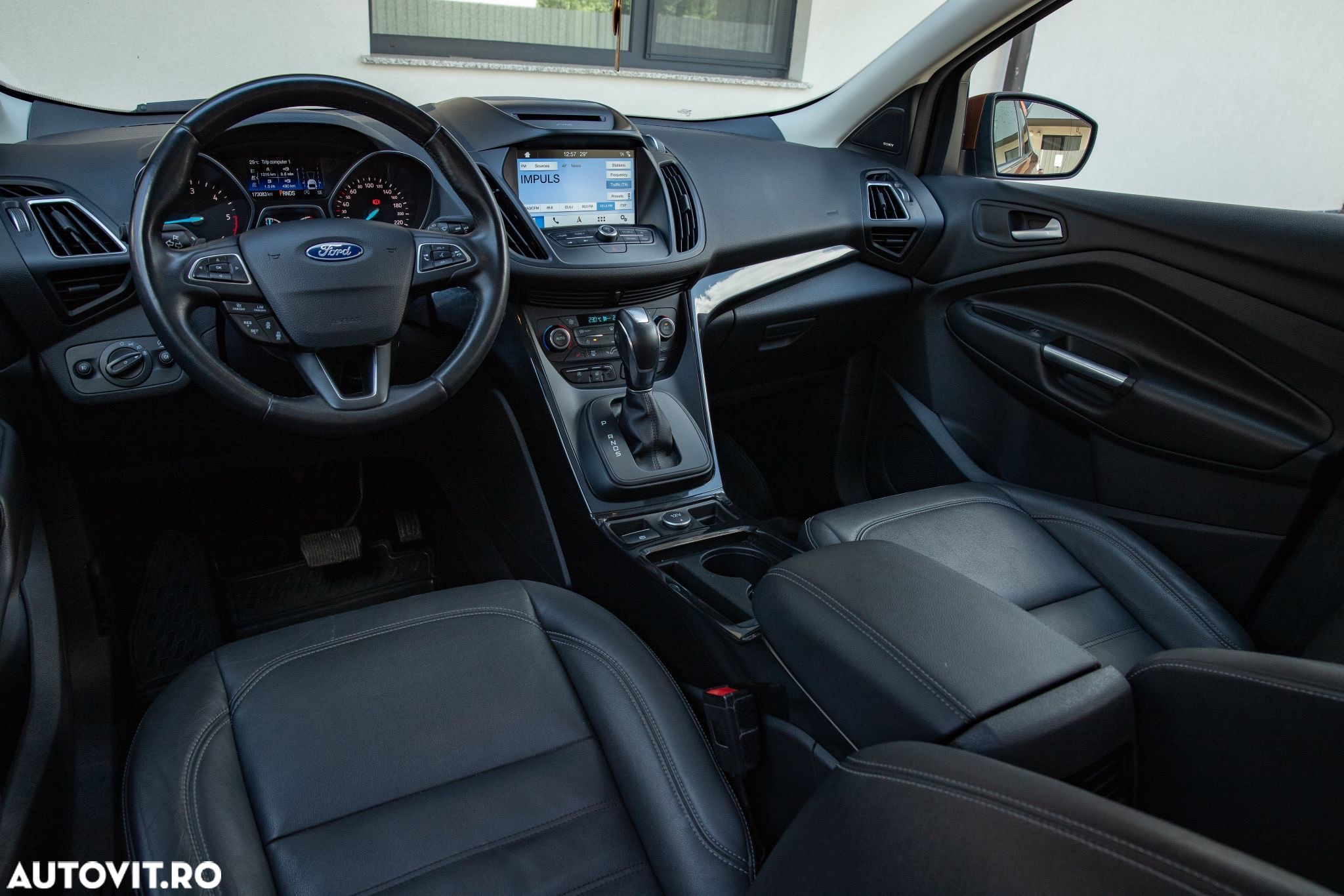 Ford Kuga 2.0 TDCi 4x4 Aut. SYNC - 8