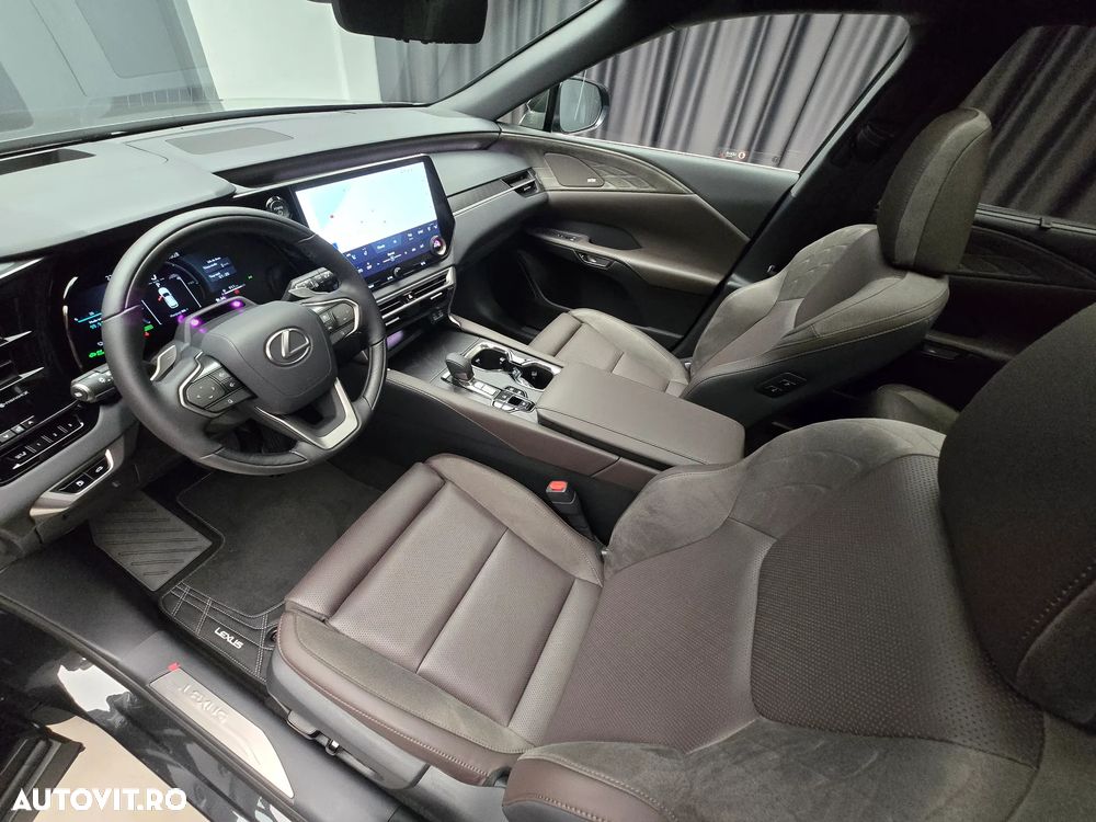Lexus Seria RX 450h+ (Plug-in-Hybrid) Luxury - 3